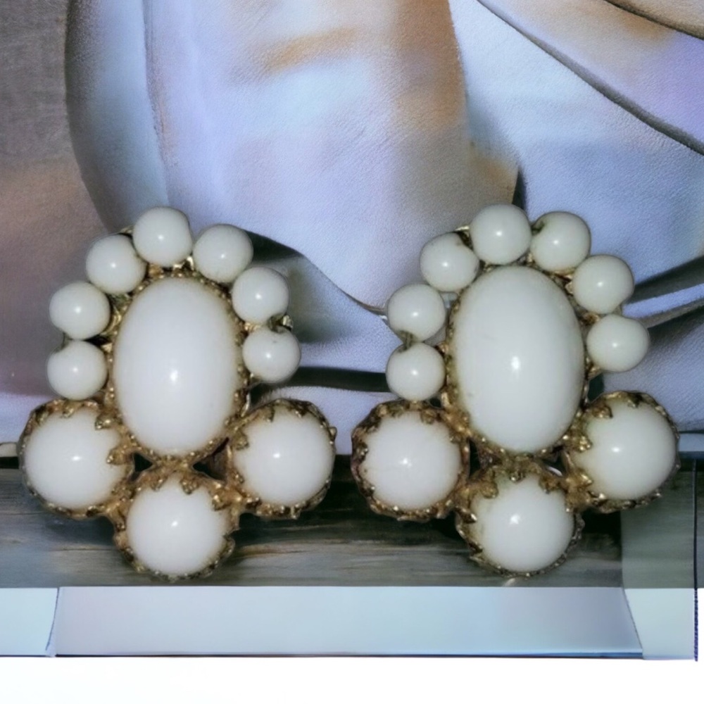 Reinad Vintage Milk Glass & White Bead Earrings